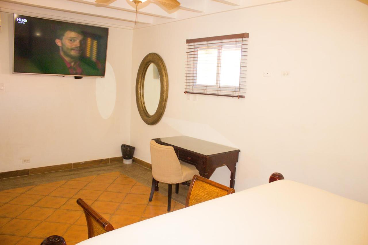Altamont West Hotel Μοντέγκο Μπέυ Εξωτερικό φωτογραφία