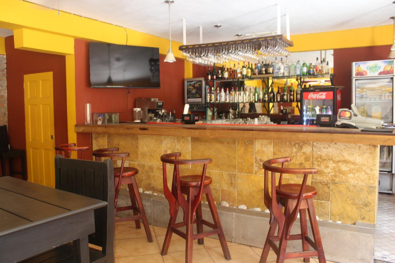 Altamont West Hotel Μοντέγκο Μπέυ Εξωτερικό φωτογραφία